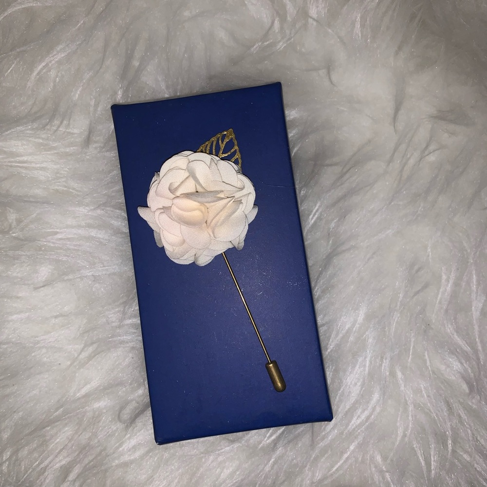 White and Gold Flower Brooch